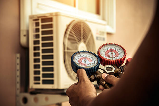 Professional Ductwork Repair technician working in Welaka, FL